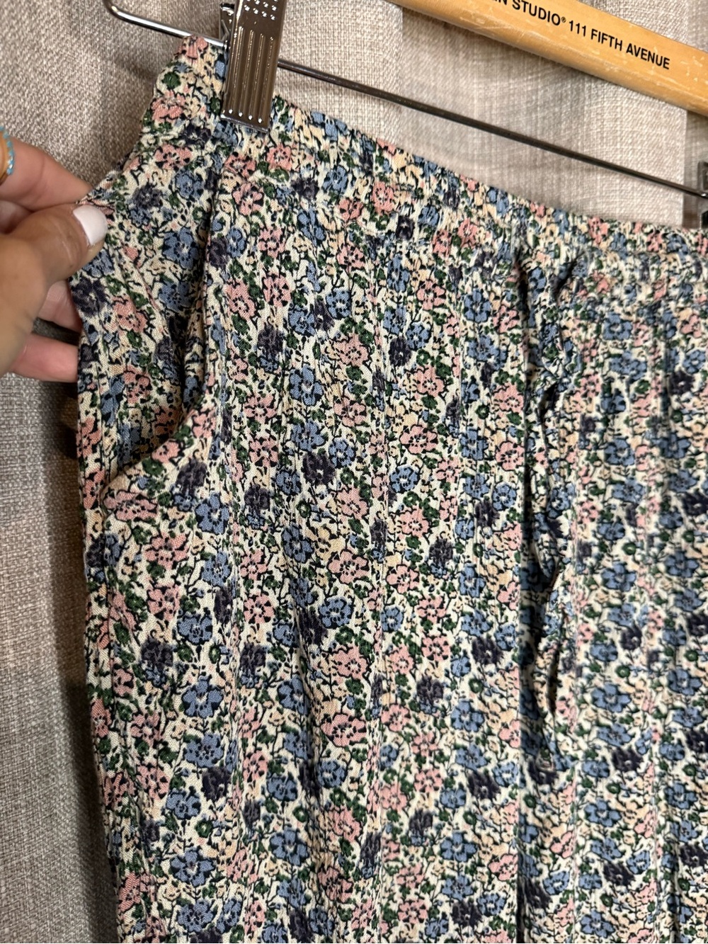 Natural Life Floral Printed Jogger Pants XS Smocked Waist Boho Border Cuff - Picture 5 of 7